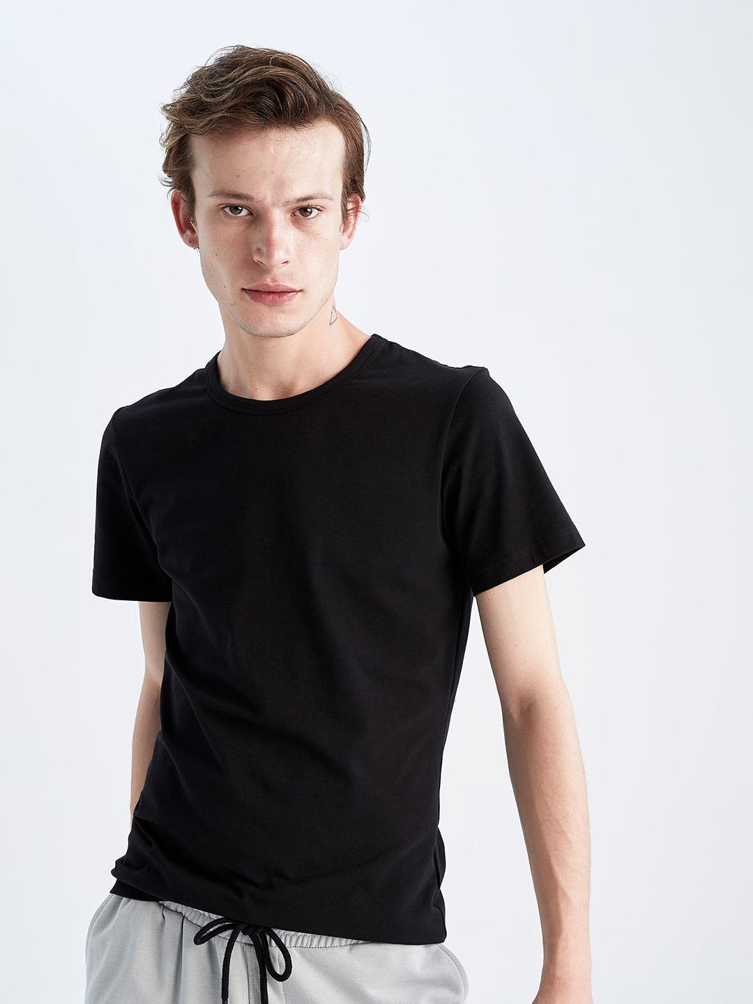 

DeFacto Round Neck Cotton T-shirt, Black