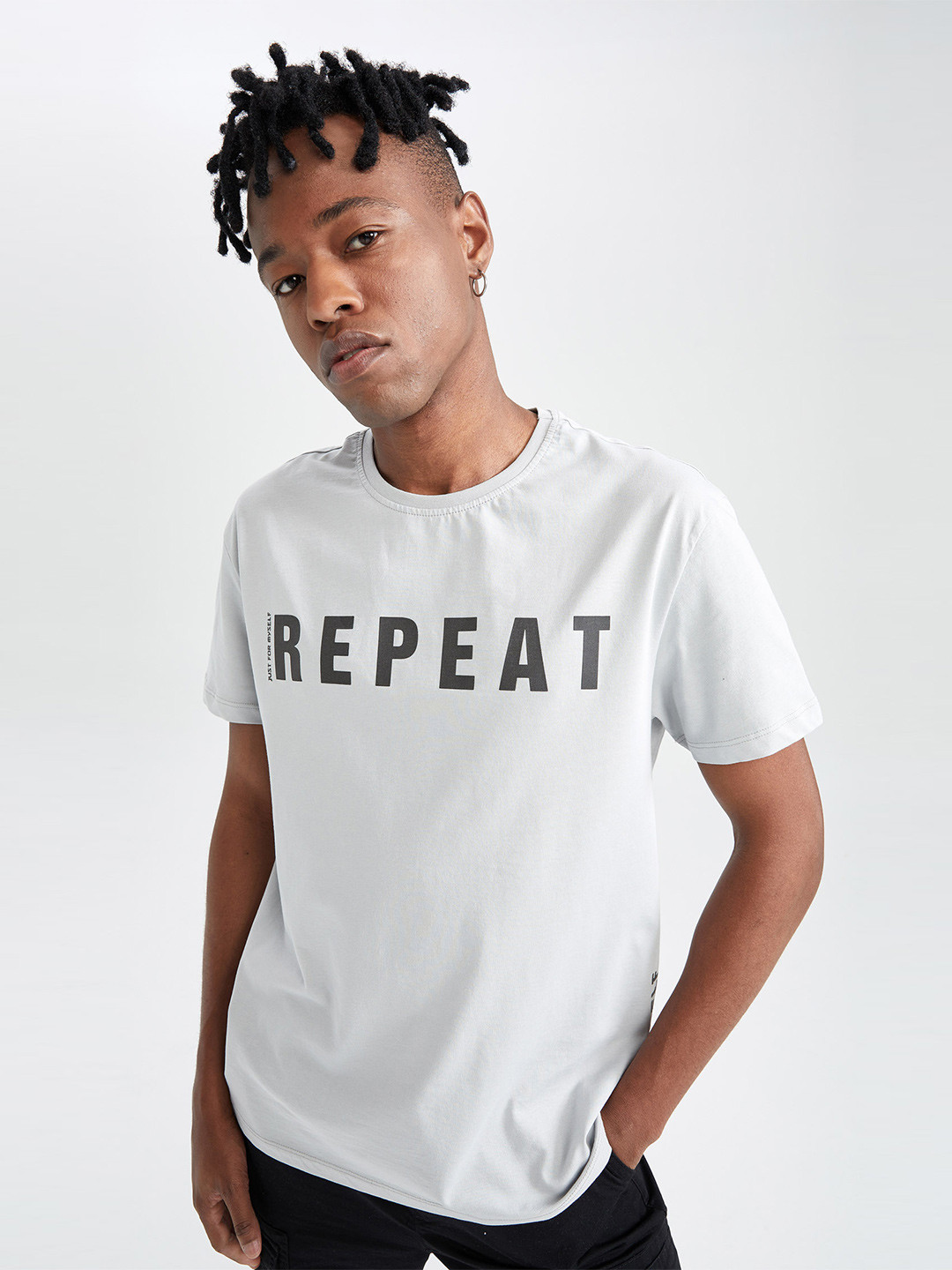 

DeFacto Typography Printed Round Neck Pure Cotton T-shirt, White