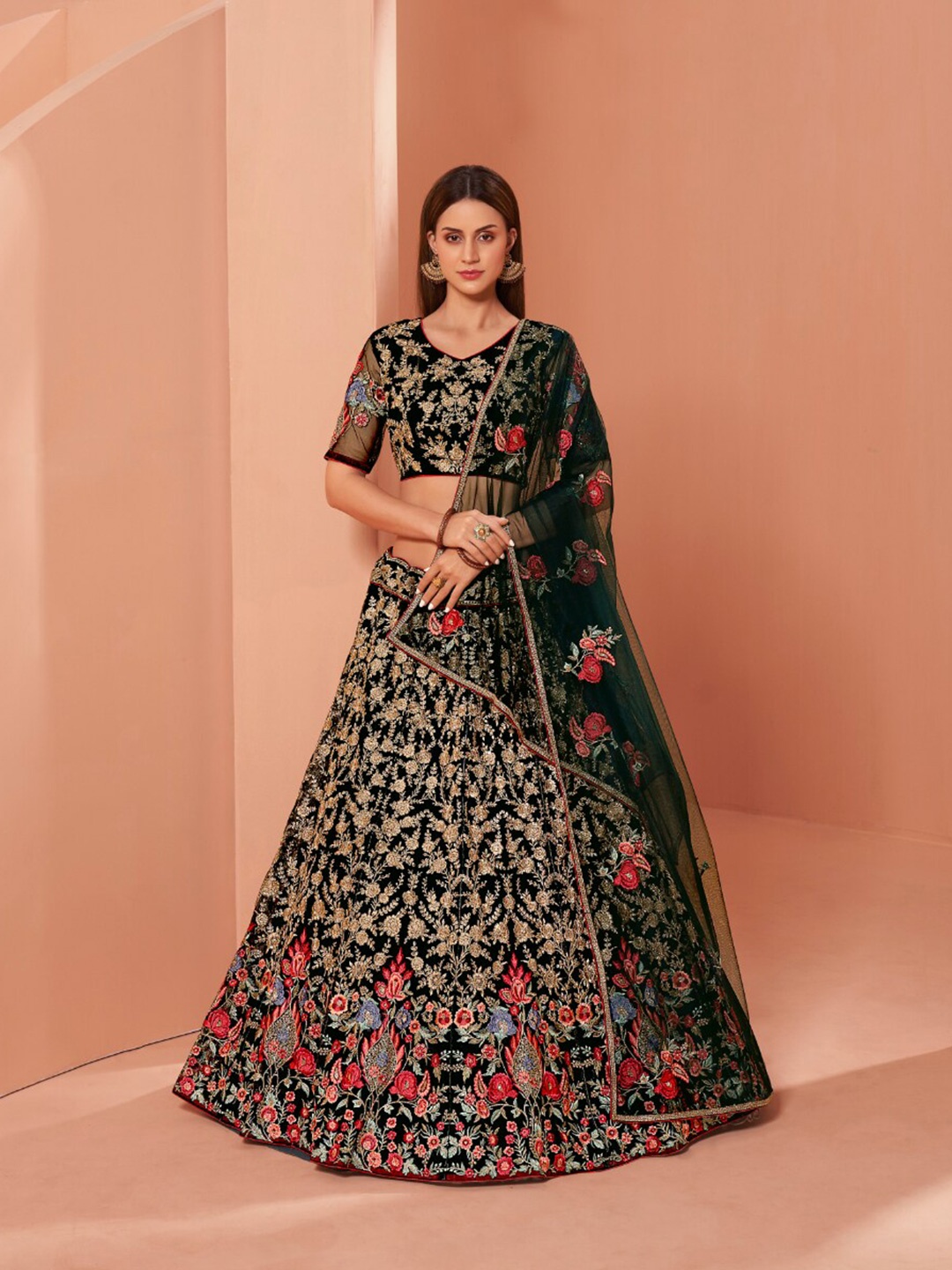 

Angroop Embroidered Thread Work Semi-Stitched Lehenga & Unstitched Blouse With Dupatta, Green
