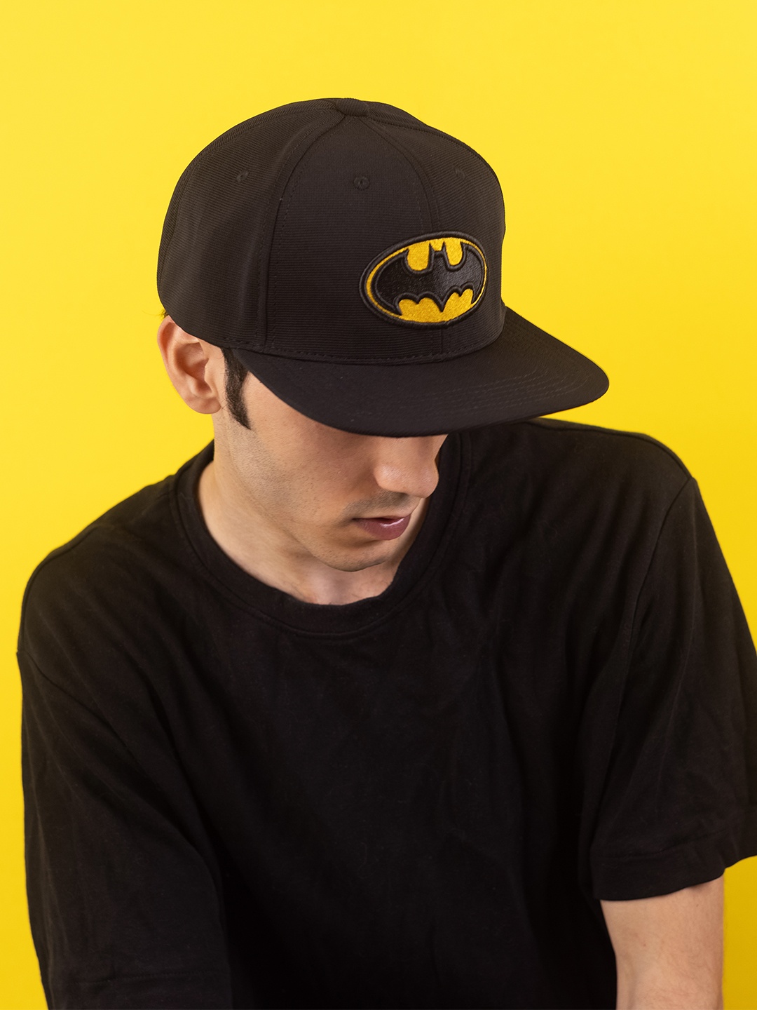 

Balenzia Men Batman Logo Baseball Cap, Black