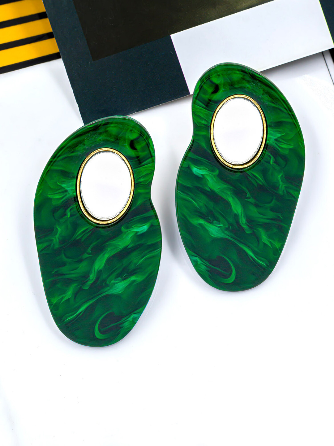 

Bellofox Contemporary Studs Earrings, Green