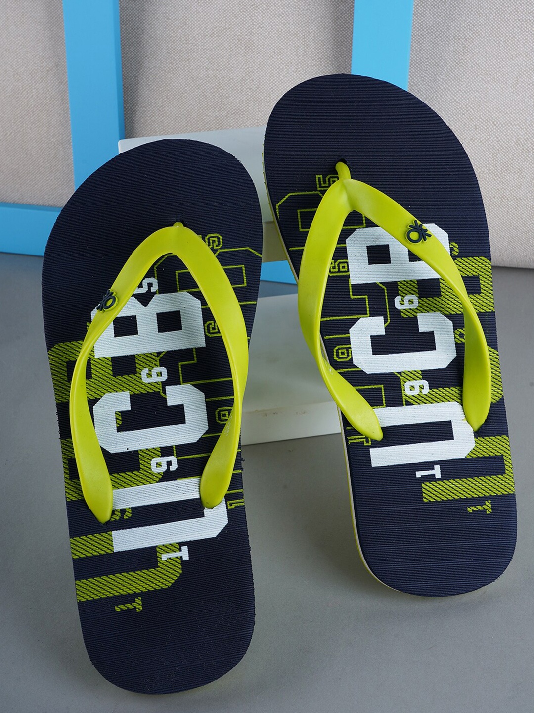 

United Colors of Benetton Men Printed Rubber Thong Flip-Flops, Navy blue