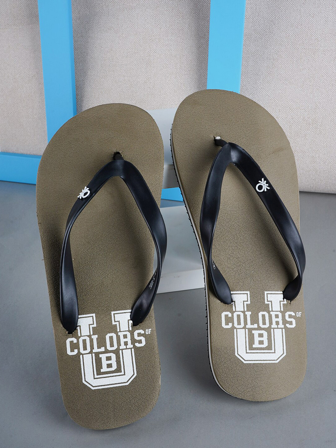 

United Colors of Benetton Men Printed Rubber Thong Flip-Flops, Grey