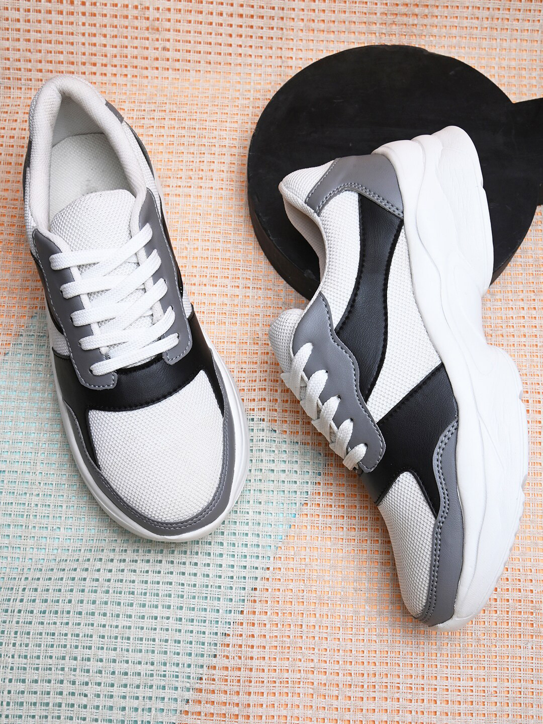 

The Roadster Lifestyle Co. Women Lace-Up Lightweight Walking Sports Shoes, Grey