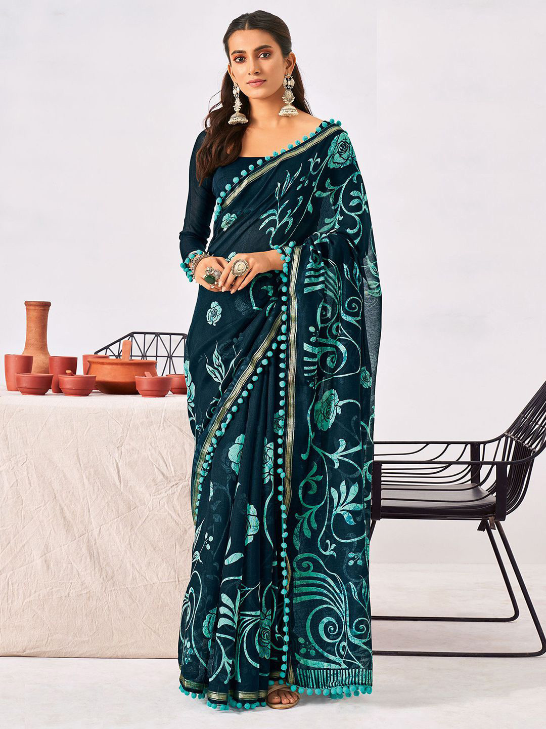 

Satrani Floral Printed Zari Saree, Blue