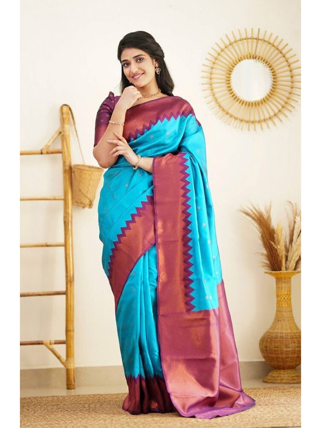 

Wuxi Sea Ethnic Motif Woven Design Zari Pure Silk Banarasi Saree, Sea green