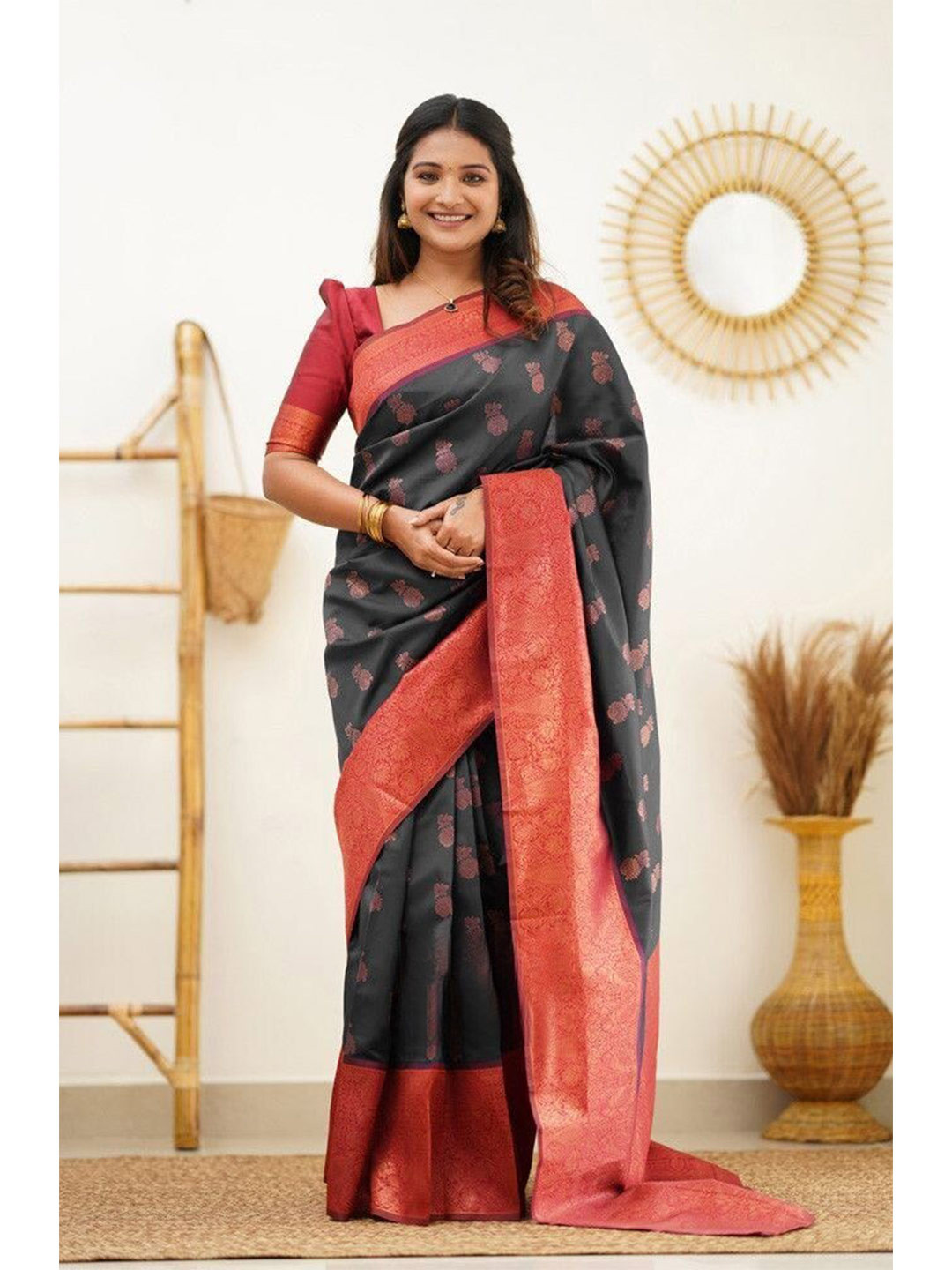 

Wuxi Woven Design Zari Pure Silk Banarasi Saree, Black