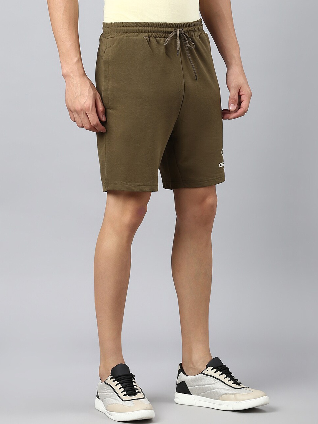 

Hubberholme Men Mid-Rise Outdoor Shorts, Olive