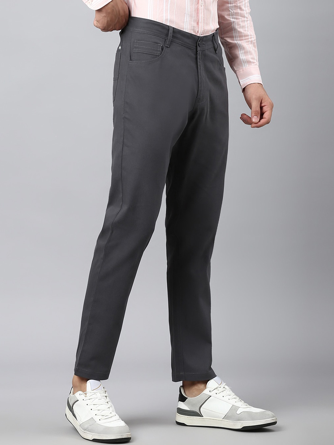 

Hubberholme Men Smart Tapered Fit Easy Wash Mid-Rise Trousers, Charcoal