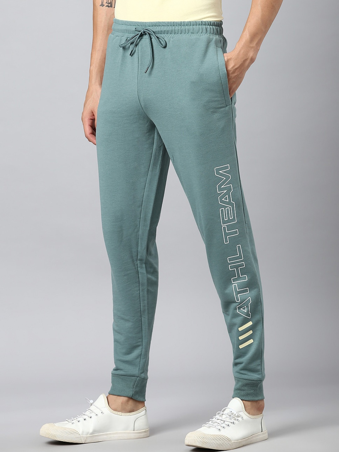 

Hubberholme Men Regular Fit Mid-Rise Joggers, Sea green