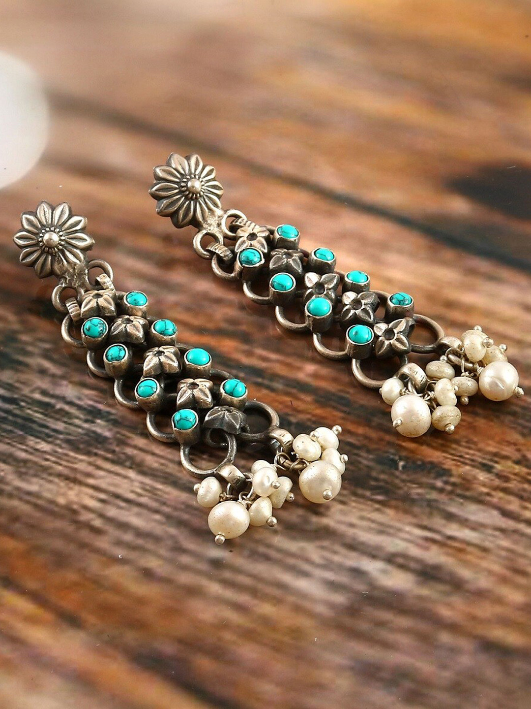 

Palace of silver Turquoise Blue Contemporary Drop Earrings