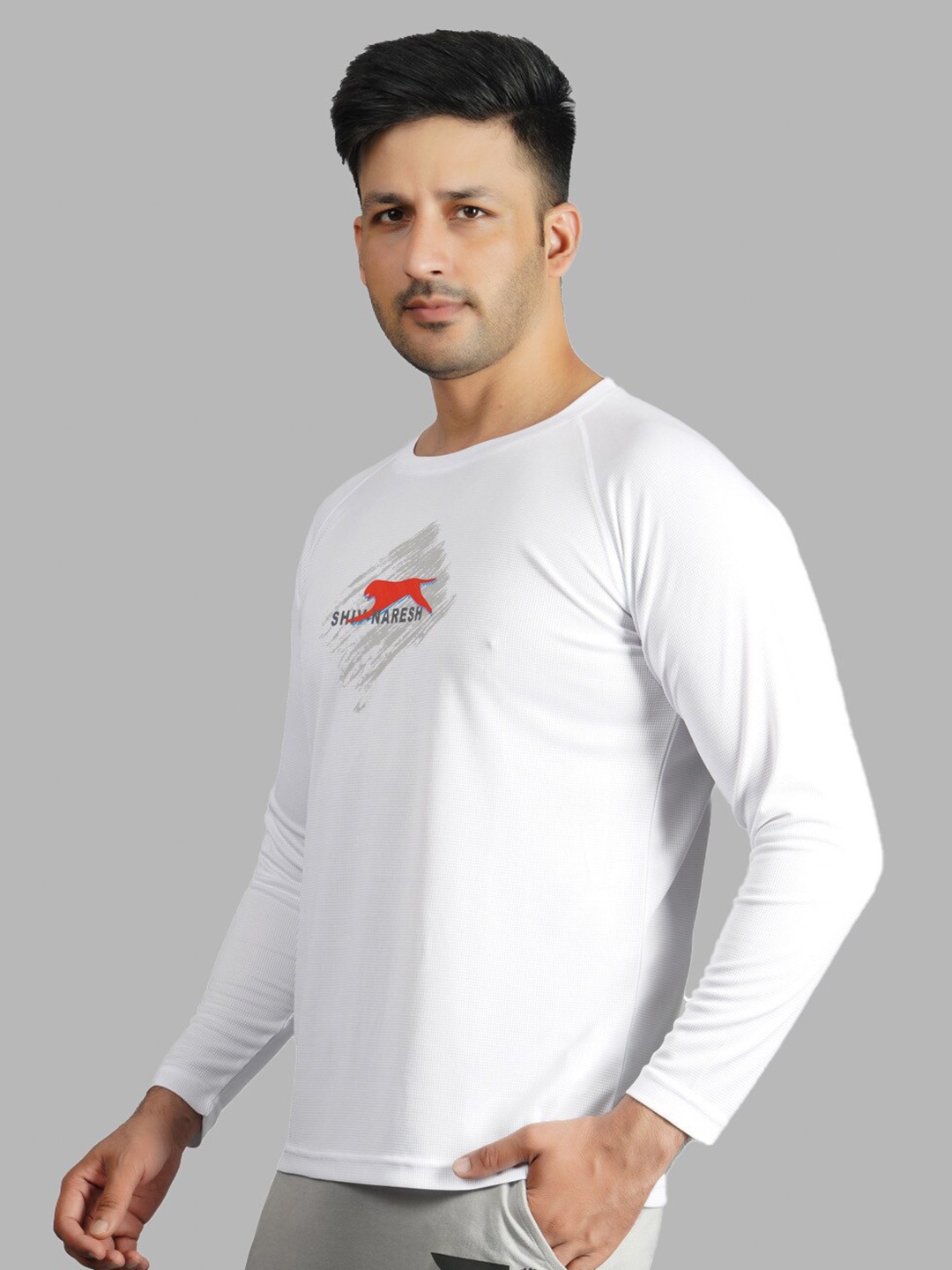 

Shiv Naresh Raglan Sleeves 3D Chassis Slim Fit T-shirt, White