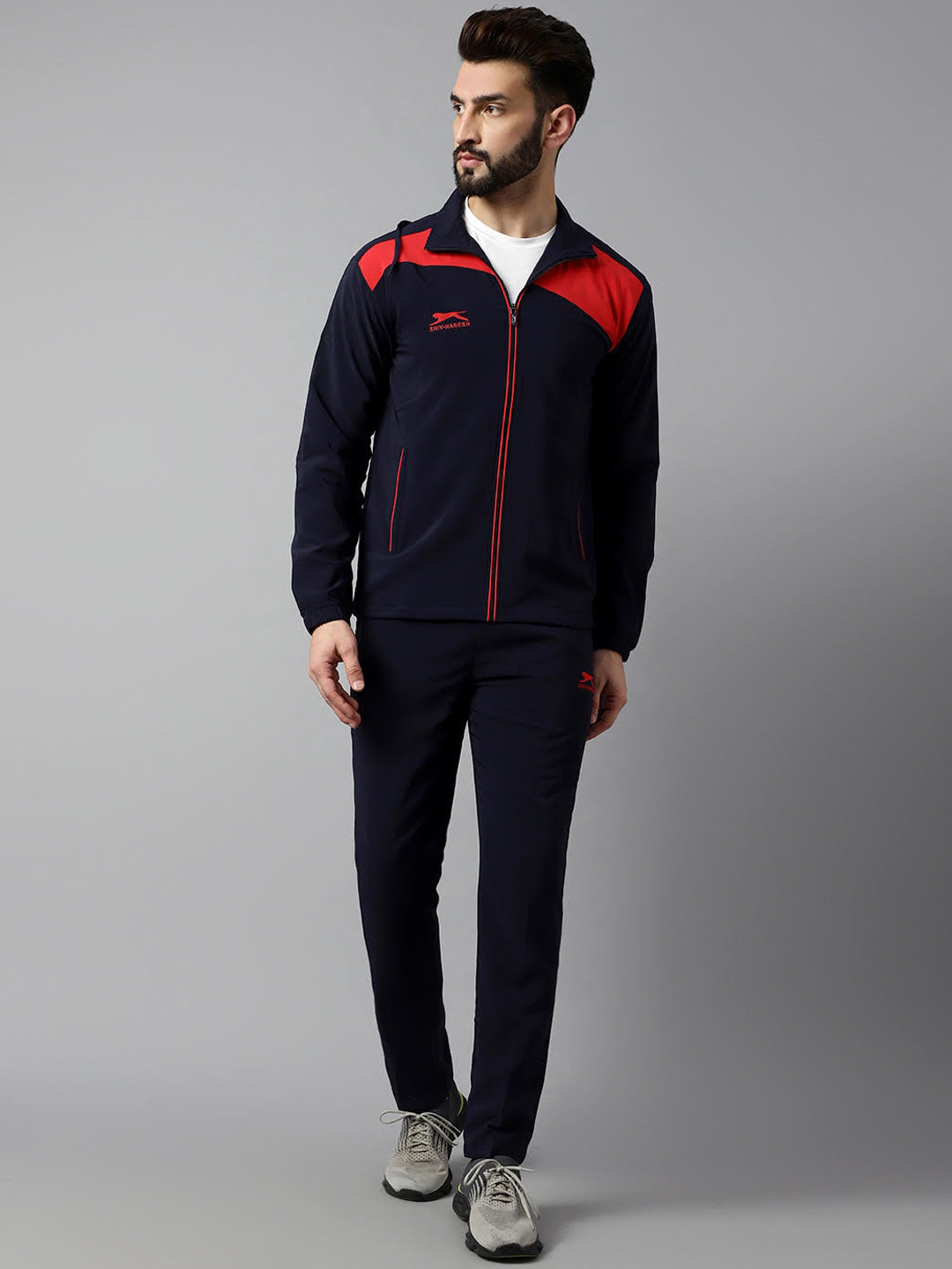 

Shiv Naresh Men Colourblocked Tracksuit, Red