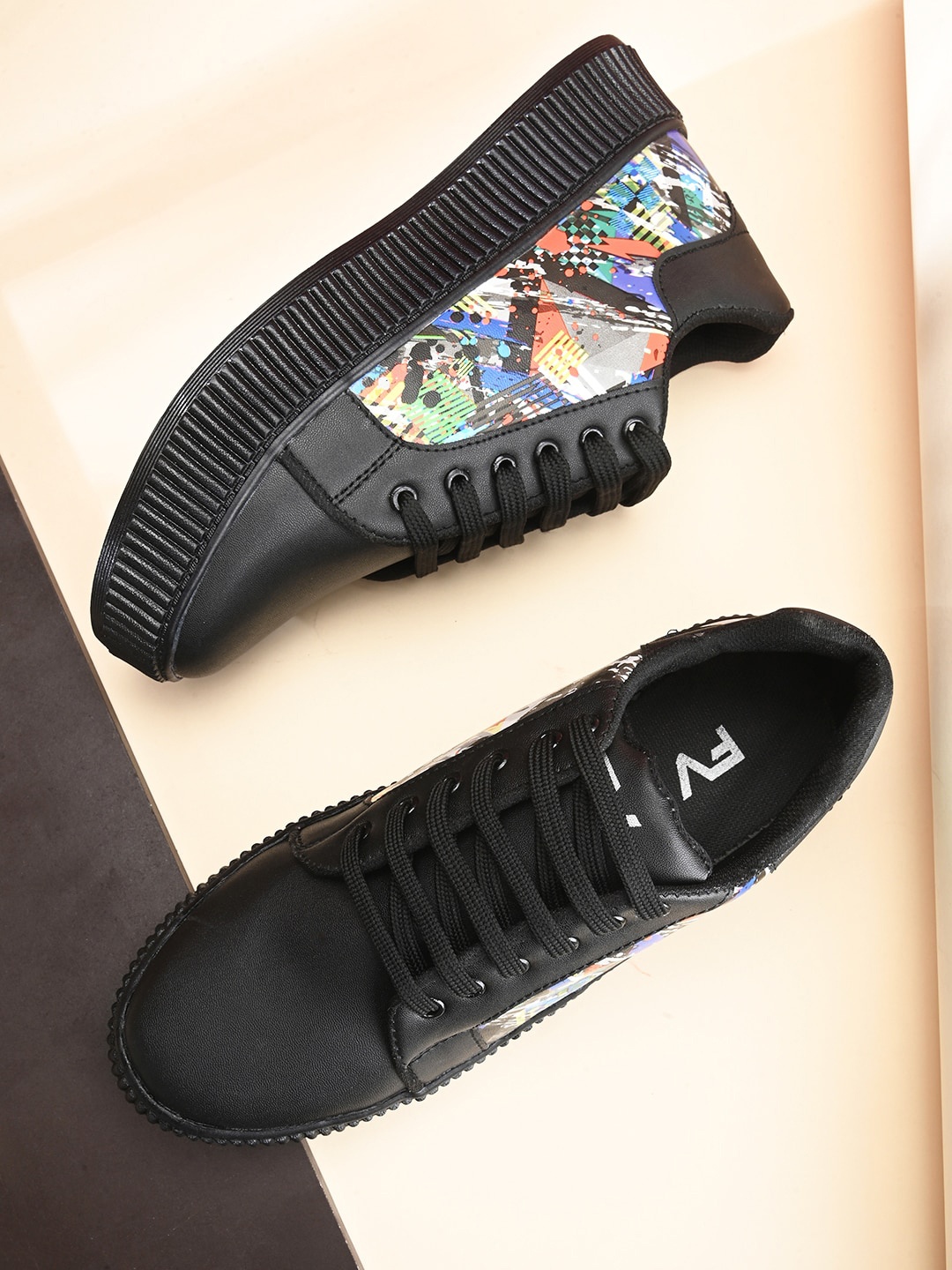 

Fashion Victim Men Printed Sneakers, Black