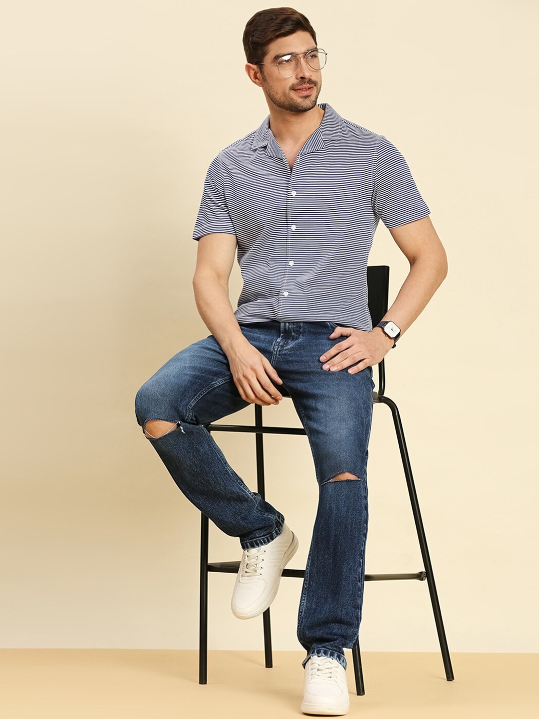 

Moda Rapido Men Smart Slim Fit Slash Knee Light Fade Stretchable Jeans, Blue