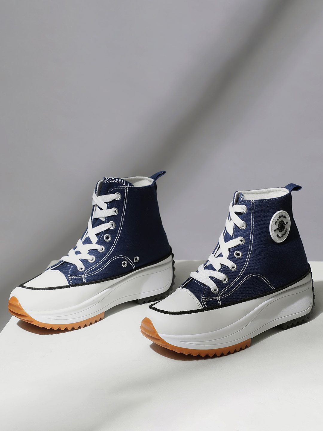 

MOZAFIA Women Colourblocked High-Top Sneakers, Navy blue