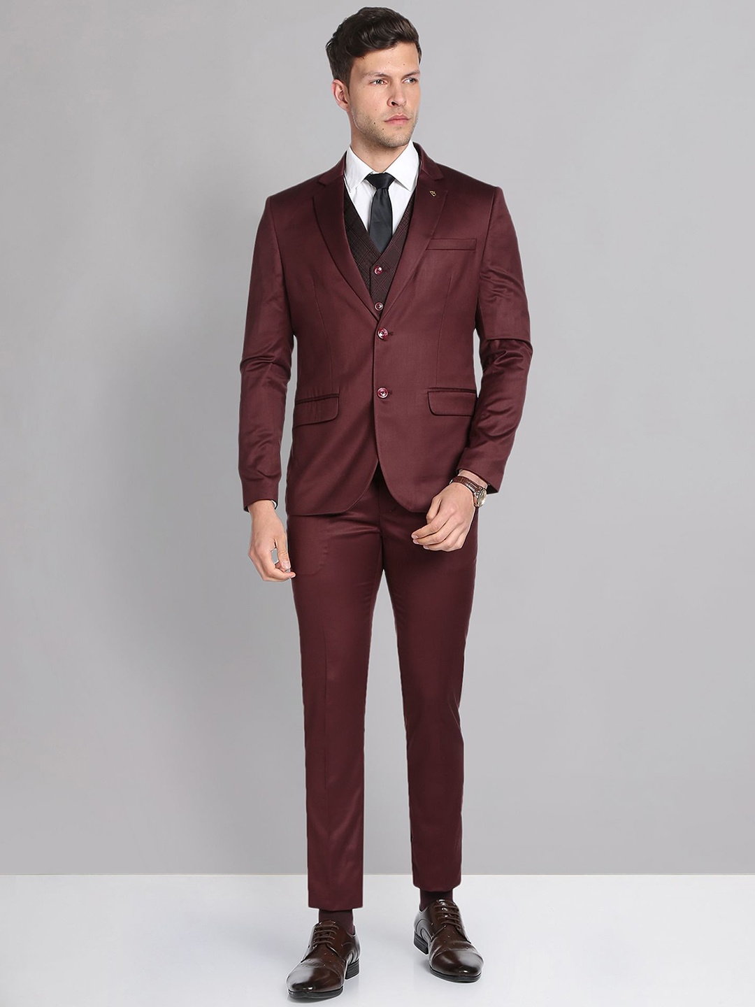 

AD By Arvind Men Tailored Fit Single-Breasted Three-Piece Formal Suit, Maroon