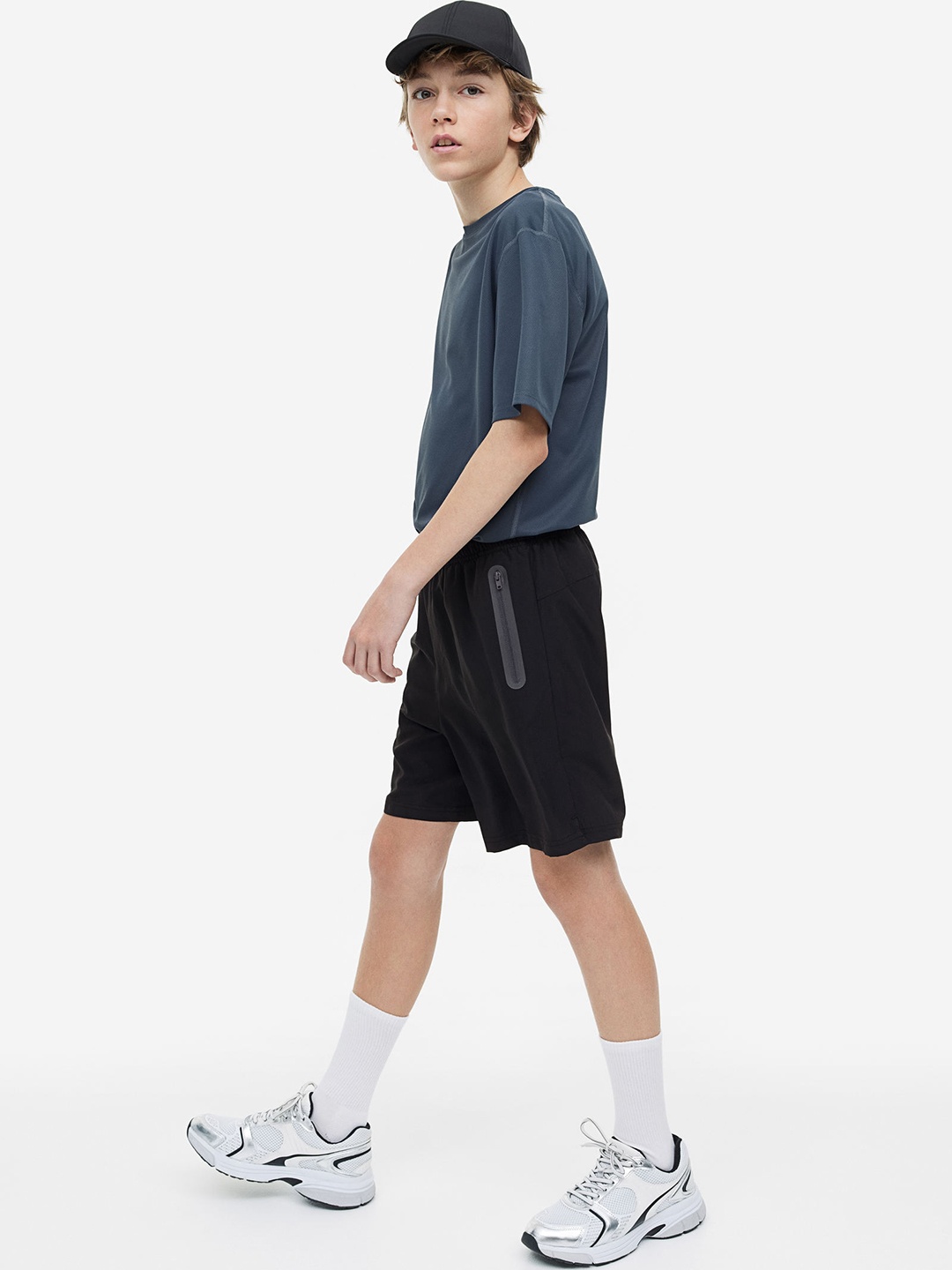 

H&M Boys DryMove Sports Shorts, Black