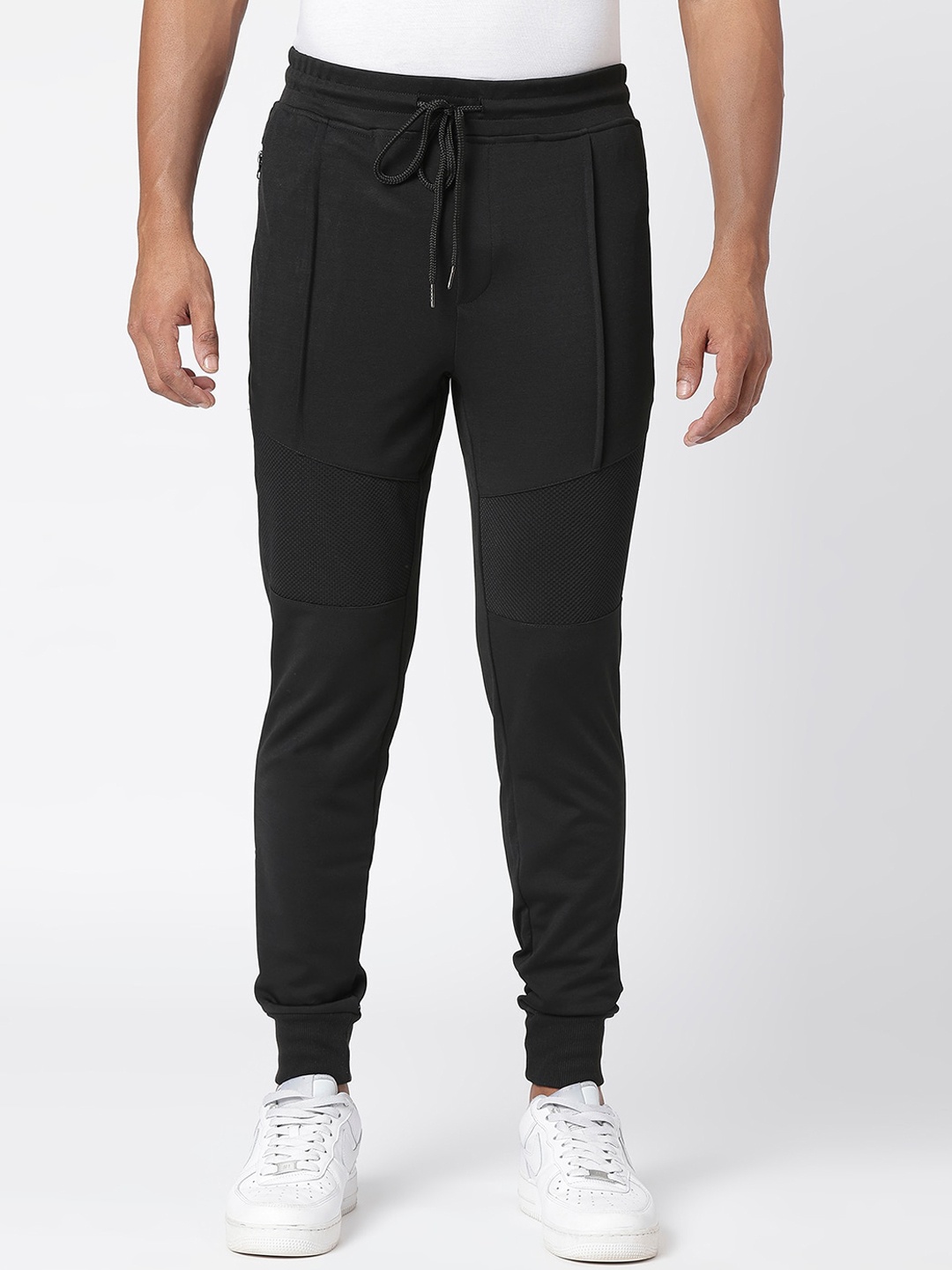 

WAIMEA Men Slim-Fit Mid-Rise Joggers, Black