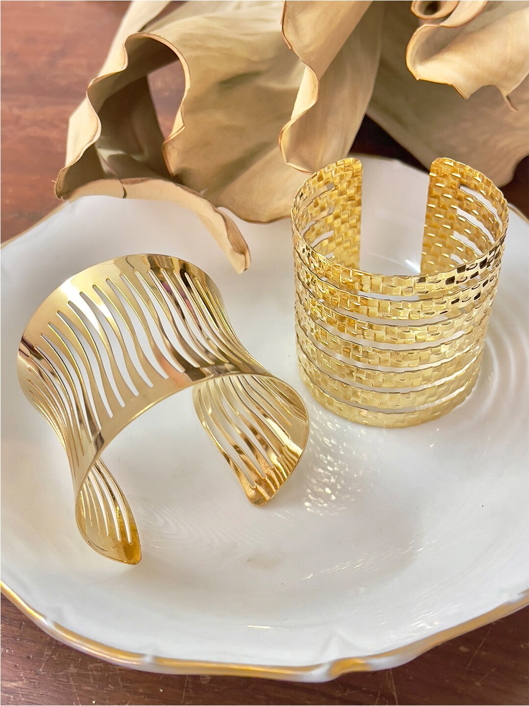 

Ayesha Set Of 2 Cuff Bracelets, Gold