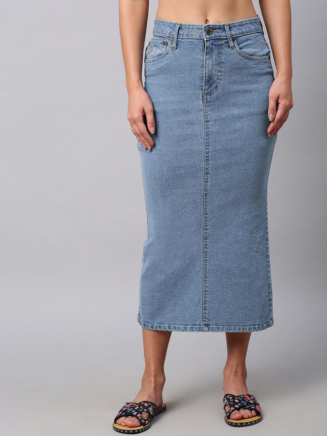 

Chemistry Light Wash Pencil Denim Skirt, Blue