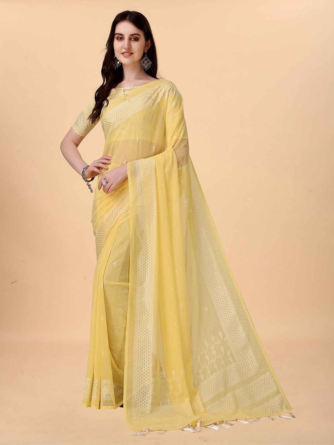 

Anjaneya Sarees Floral Printed Sequinned Silk Blend Saree, Yellow