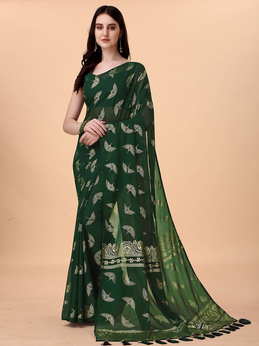 

Anjaneya Sarees Floral Printed Saree, Green