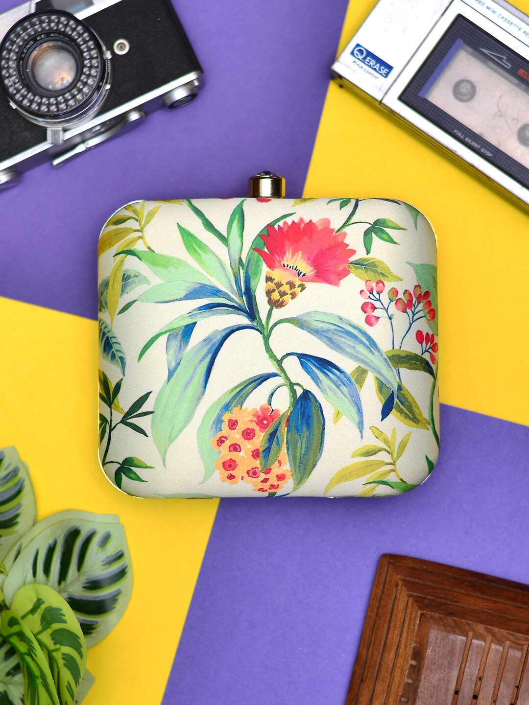 

ARTKLIM Printed Box Clutch, White