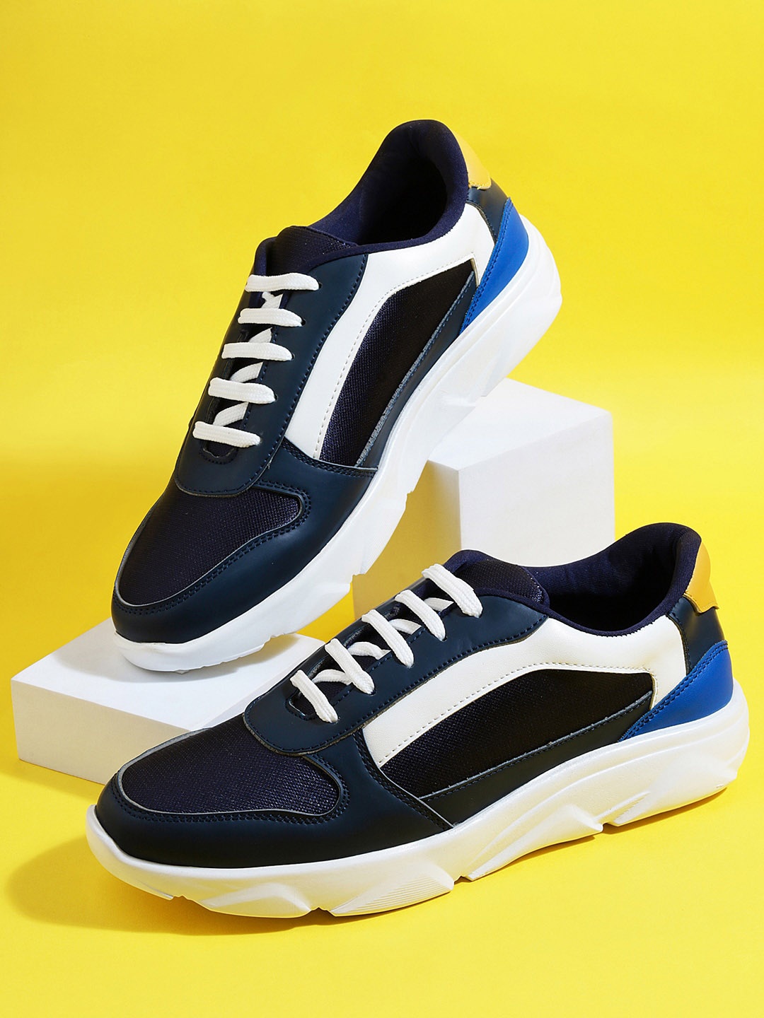 

HIGHLANDER Men Colourblocked Lace-Up Sneakers, Navy blue
