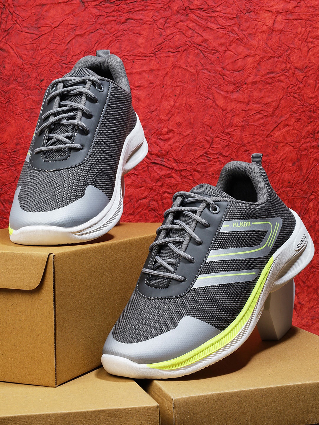 

HIGHLANDER Men Textured Lightweight Walking Shoes, Grey