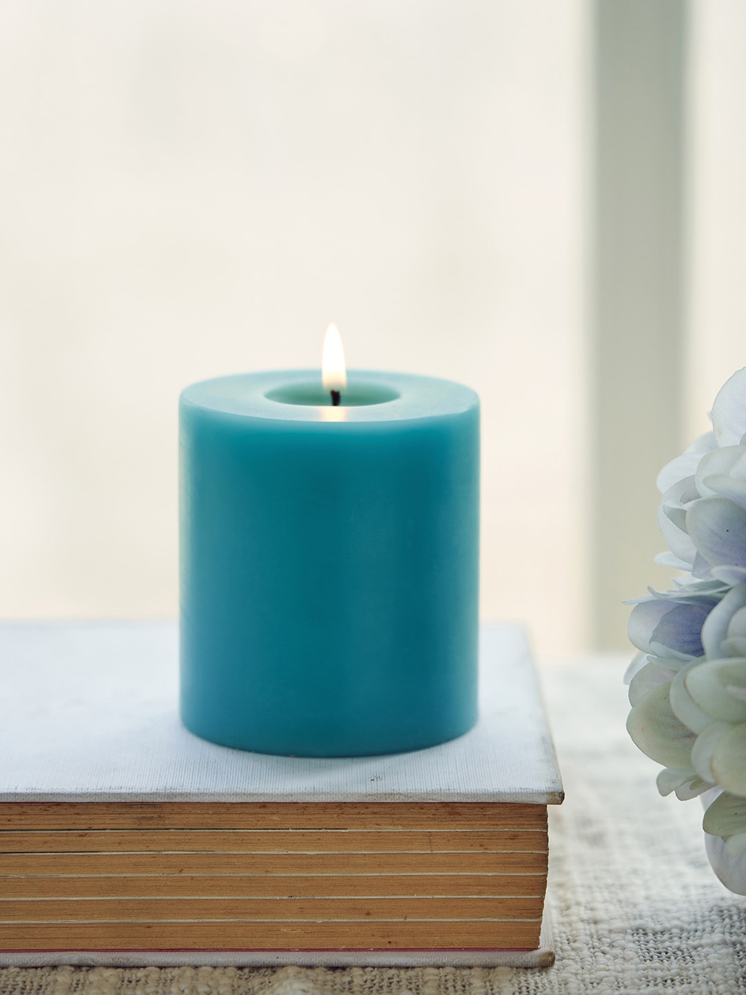 

Pure Home and Living Blue Sea Breeze Pillar Medium Candle