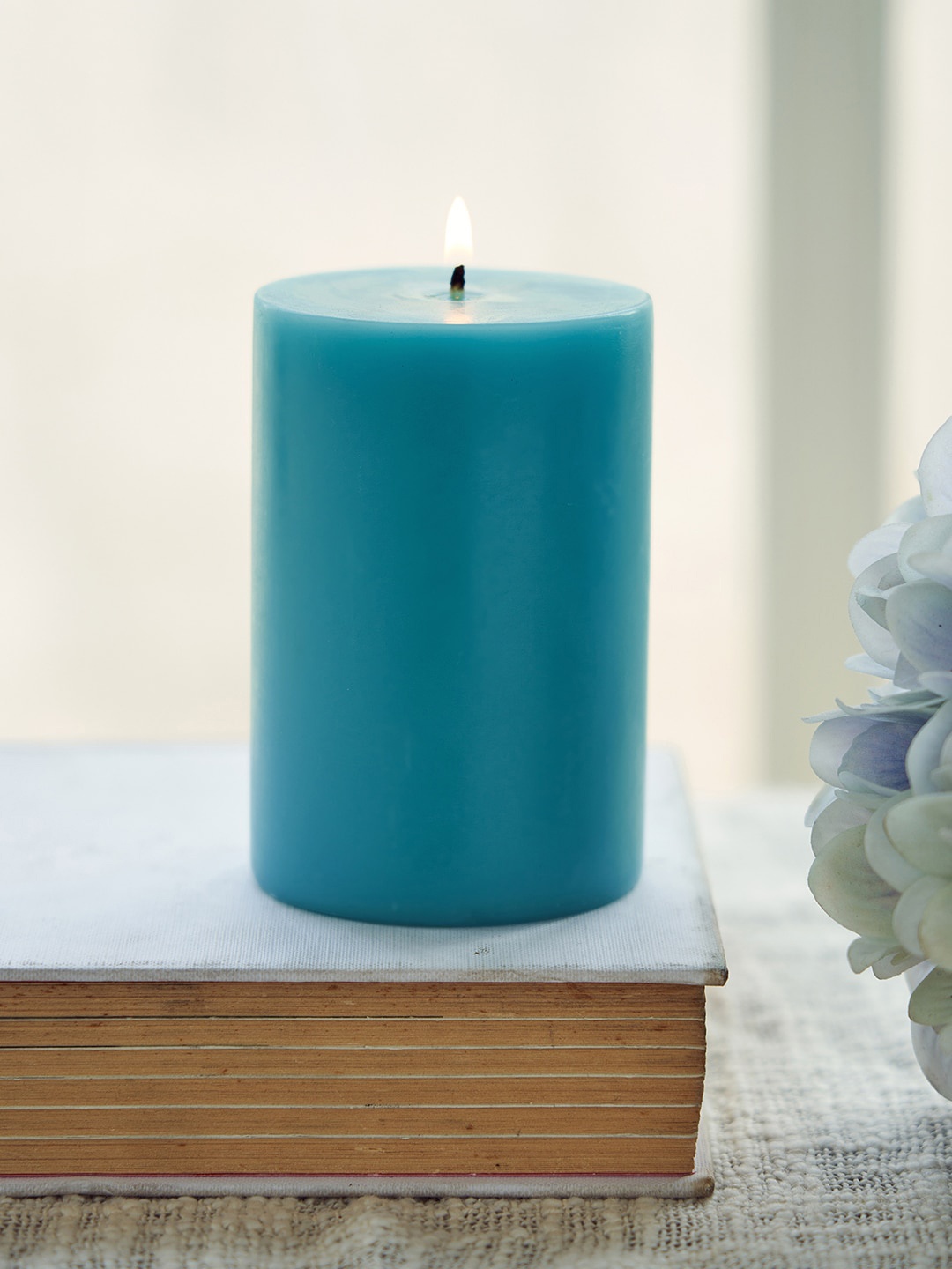 

Pure Home and Living Blue Large Sea Breeze Pillar Candle