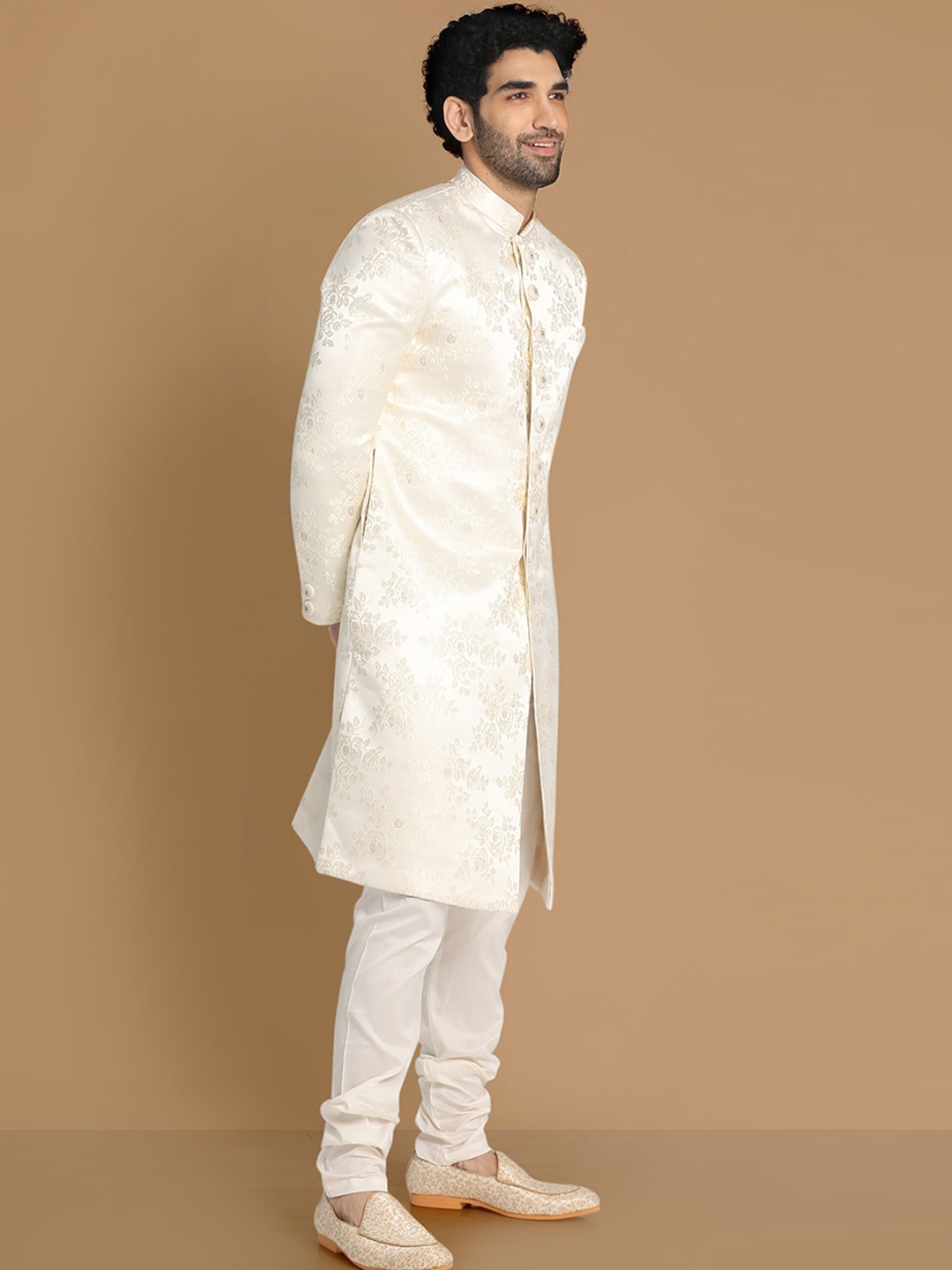

Manyavar Self-Design Traditional Sherwani Set, Off white
