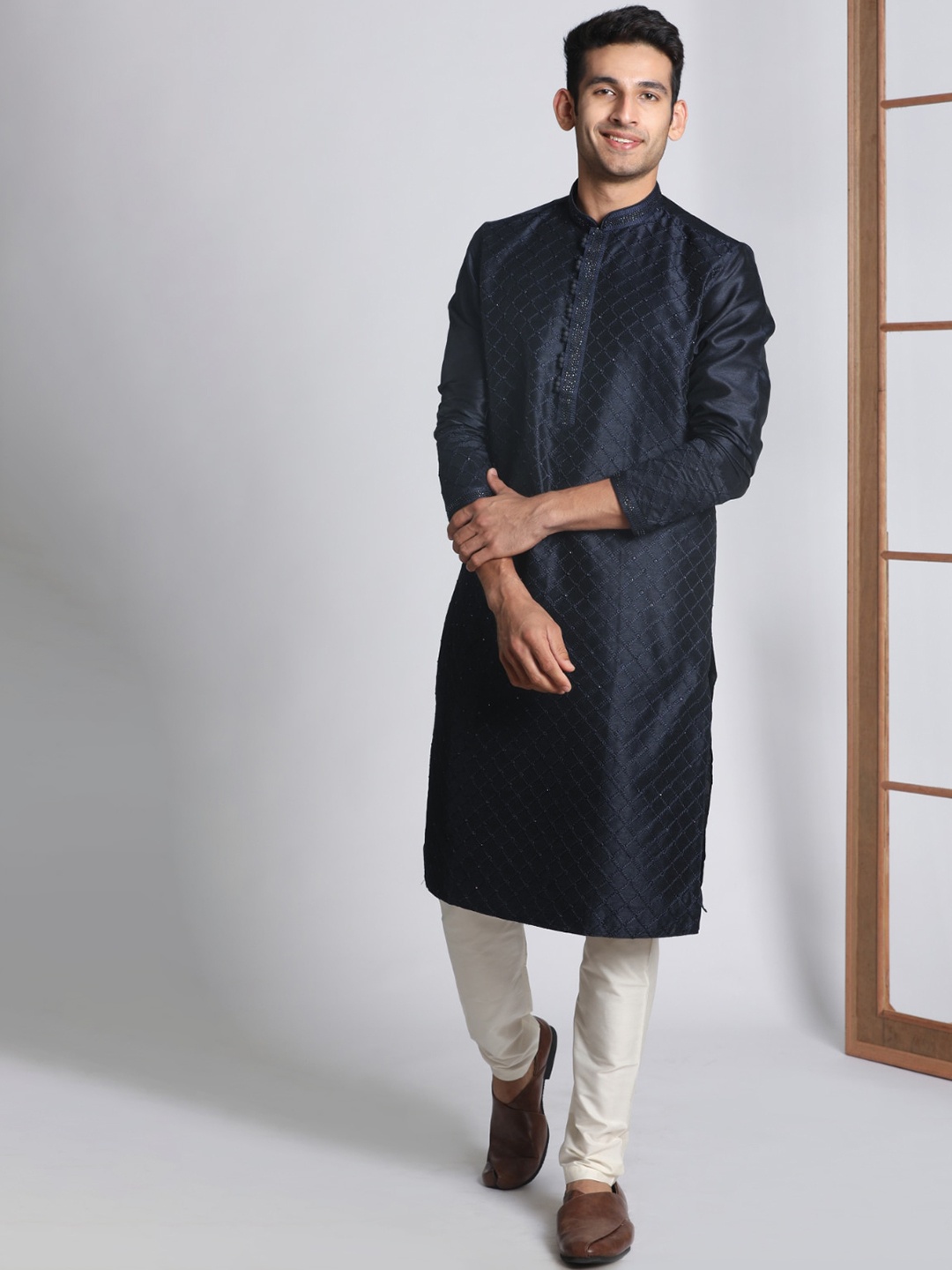 

Manyavar Embroidered Mandarin Collar Sequined Kurta with Pyjamas, Navy blue