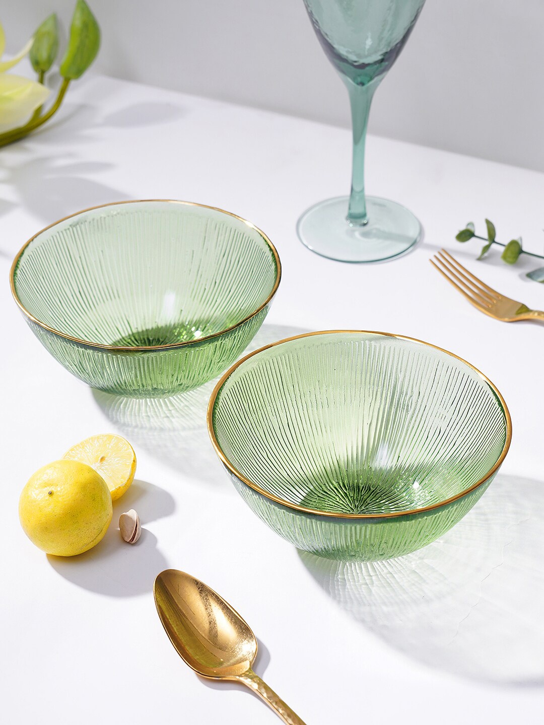 

Pure Home and Living Green 2 Pieces Radial Textured Gold-Rim Glass Serving Bowls