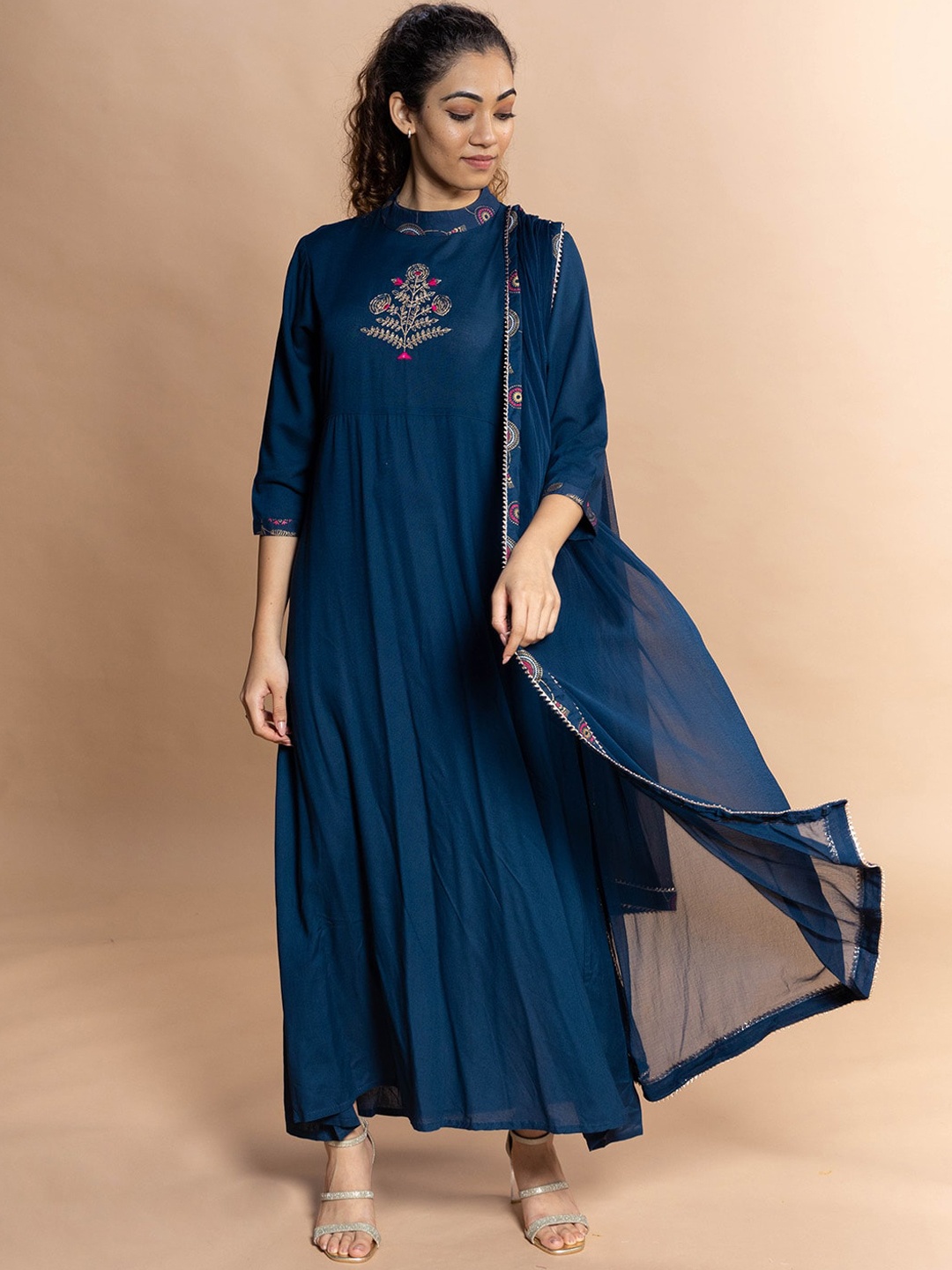 

Rmya Embroidered Kurta With Dupatta, Blue