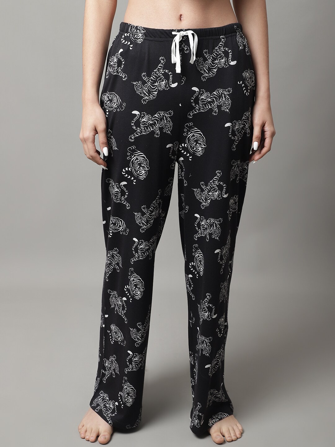 

Kanvin Women Printed Straight Lounge Pants, Black