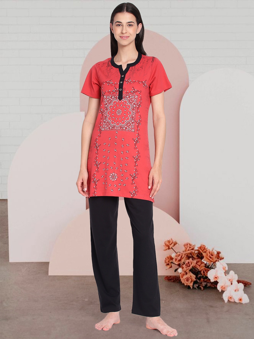 

Duchess Ethnic Motifs Printed Night Suit, Pink