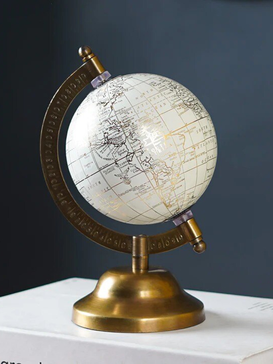 

THE ARTMENT Victorian Opulent White & Gold Toned Printed Globe Showpiece