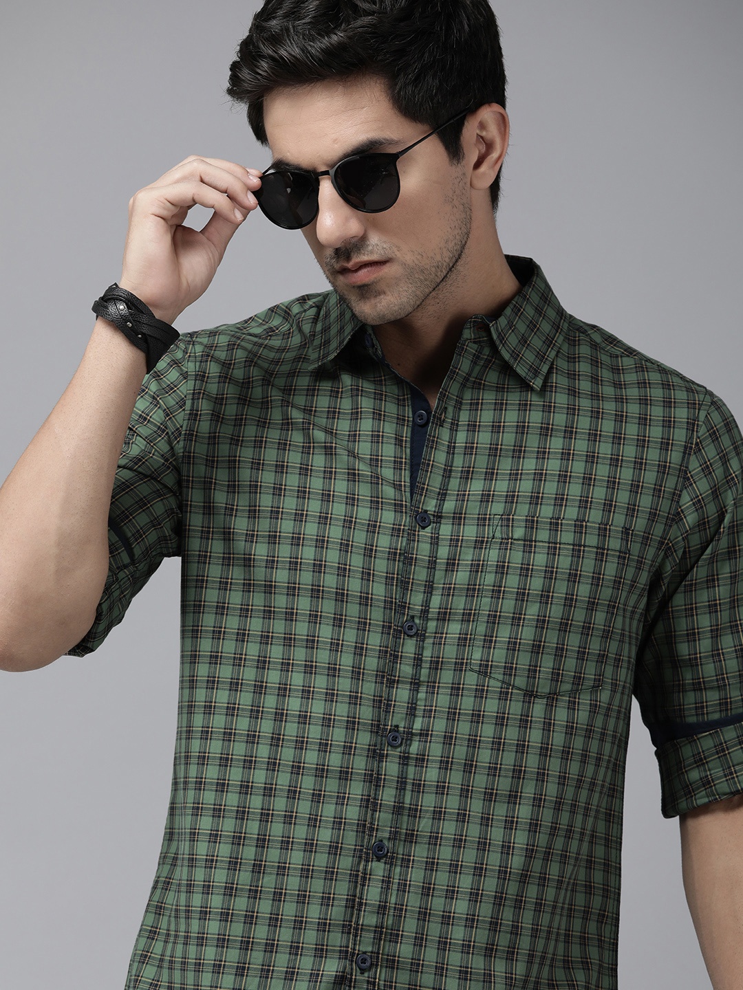 

Roadster Slim Fit Opaque Checked Casual Shirt, Green