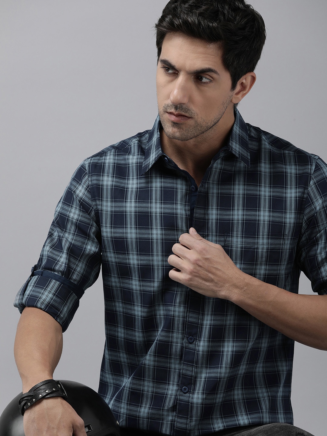 

Roadster Slim Fit Opaque Checked Casual Shirt, Navy blue