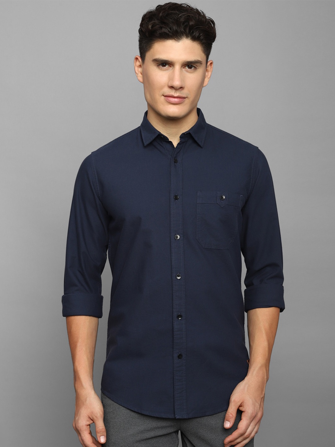 

Allen Solly Slim Fit Pure Cotton Casual Shirt, Navy blue