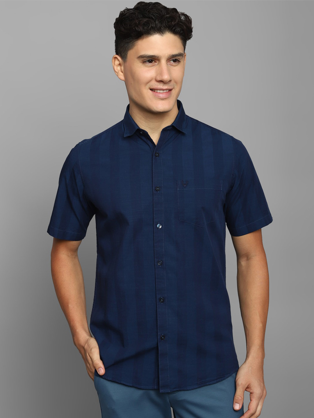 

Allen Solly Men Slim Fit Opaque Checked Cotton Casual Shirt, Navy blue