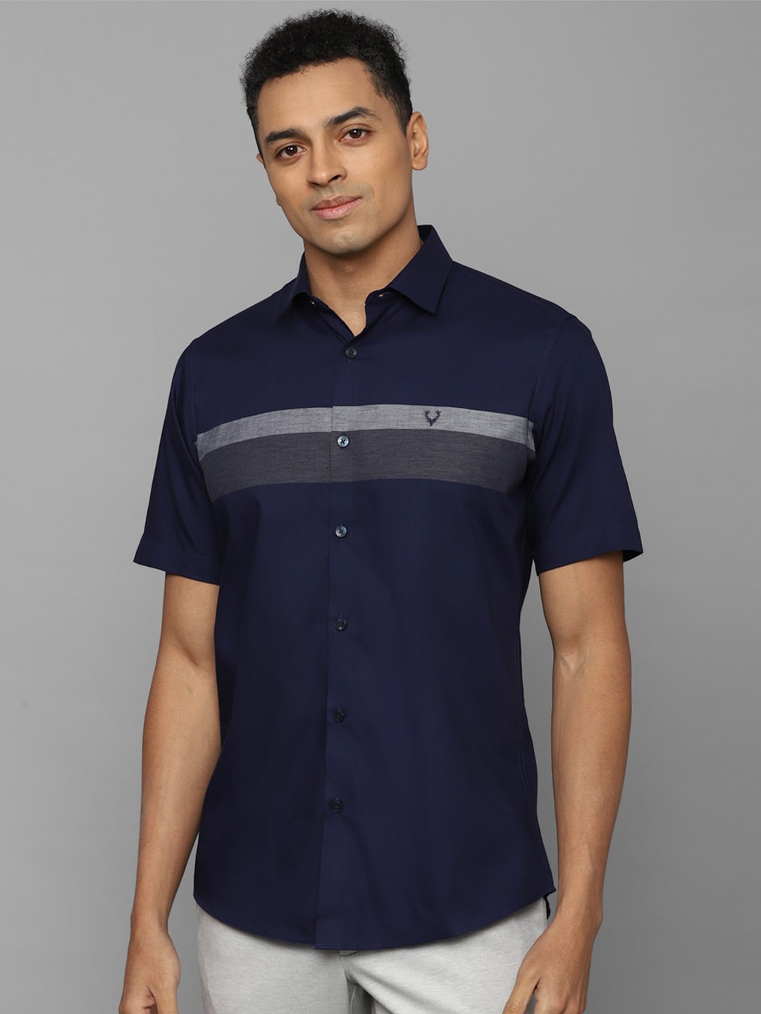 

Allen Solly Spread Collar Pure Cotton Slim Fit Casual Shirt, Navy blue