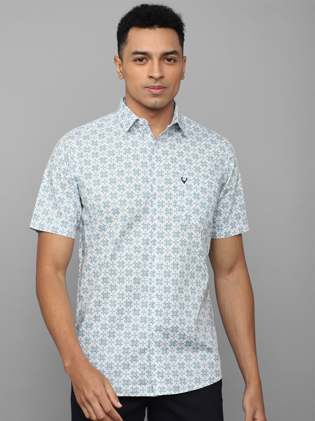 

Allen Solly Floral Printed Pure Cotton Slim Fit Casual Shirt, Blue