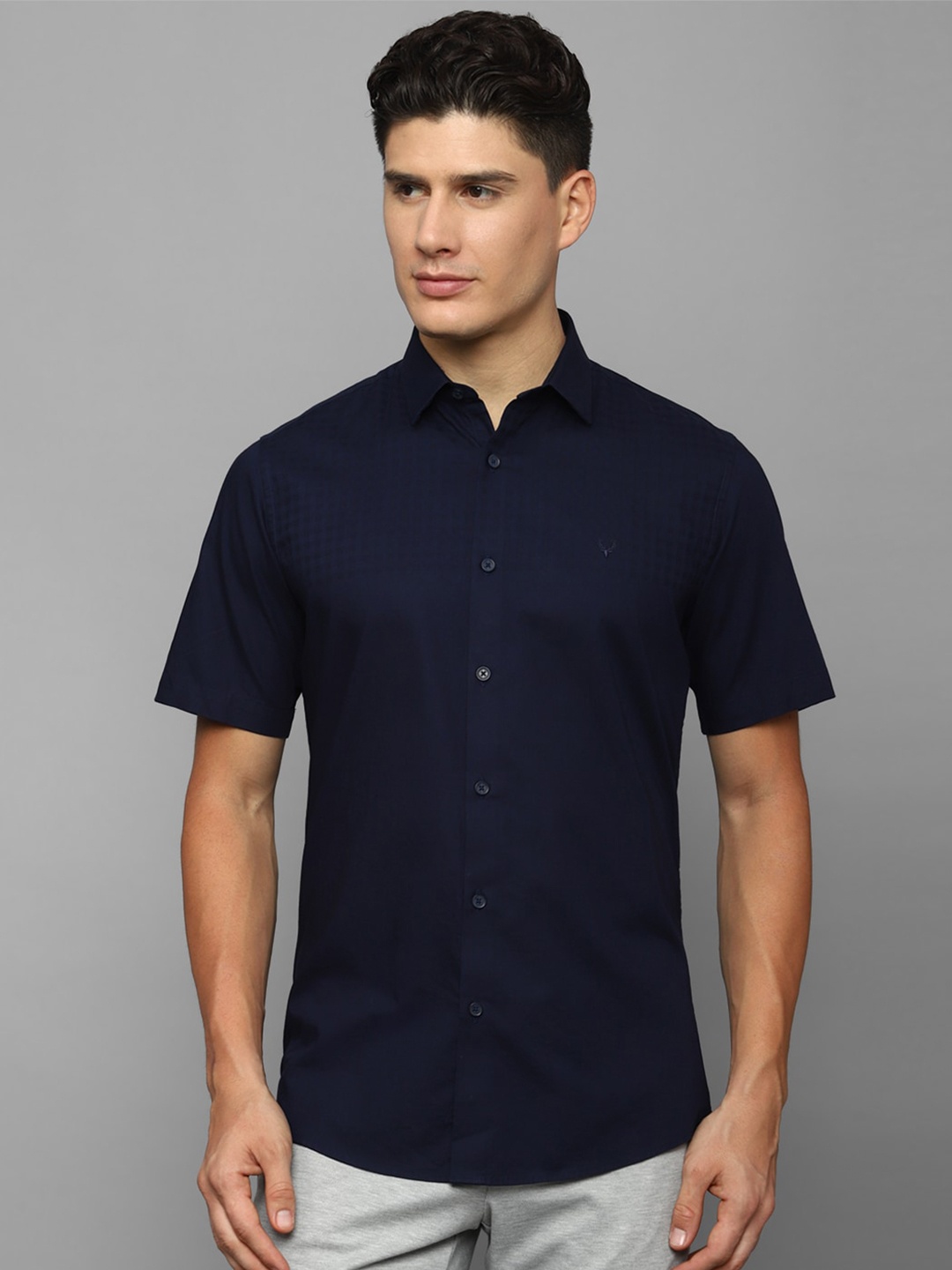 

Allen Solly Slim Fit Spread Collar Pure Cotton Casual Shirt, Navy blue