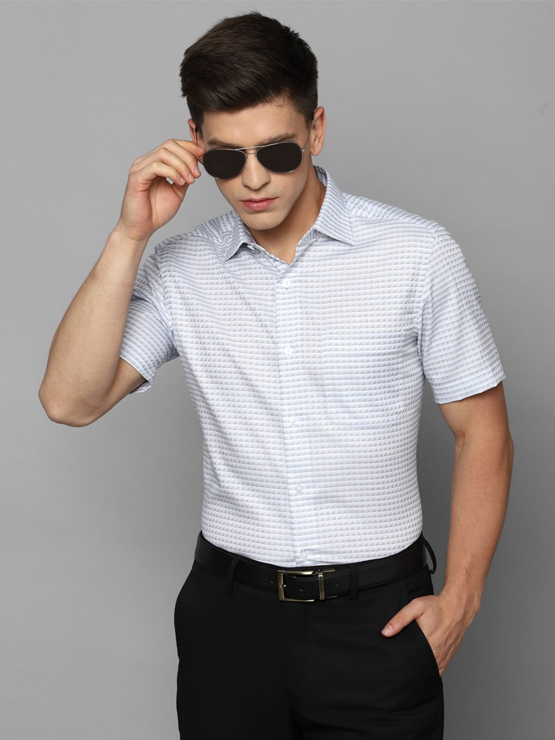 

Louis Philippe Checked Pure Cotton Formal Shirt, Blue
