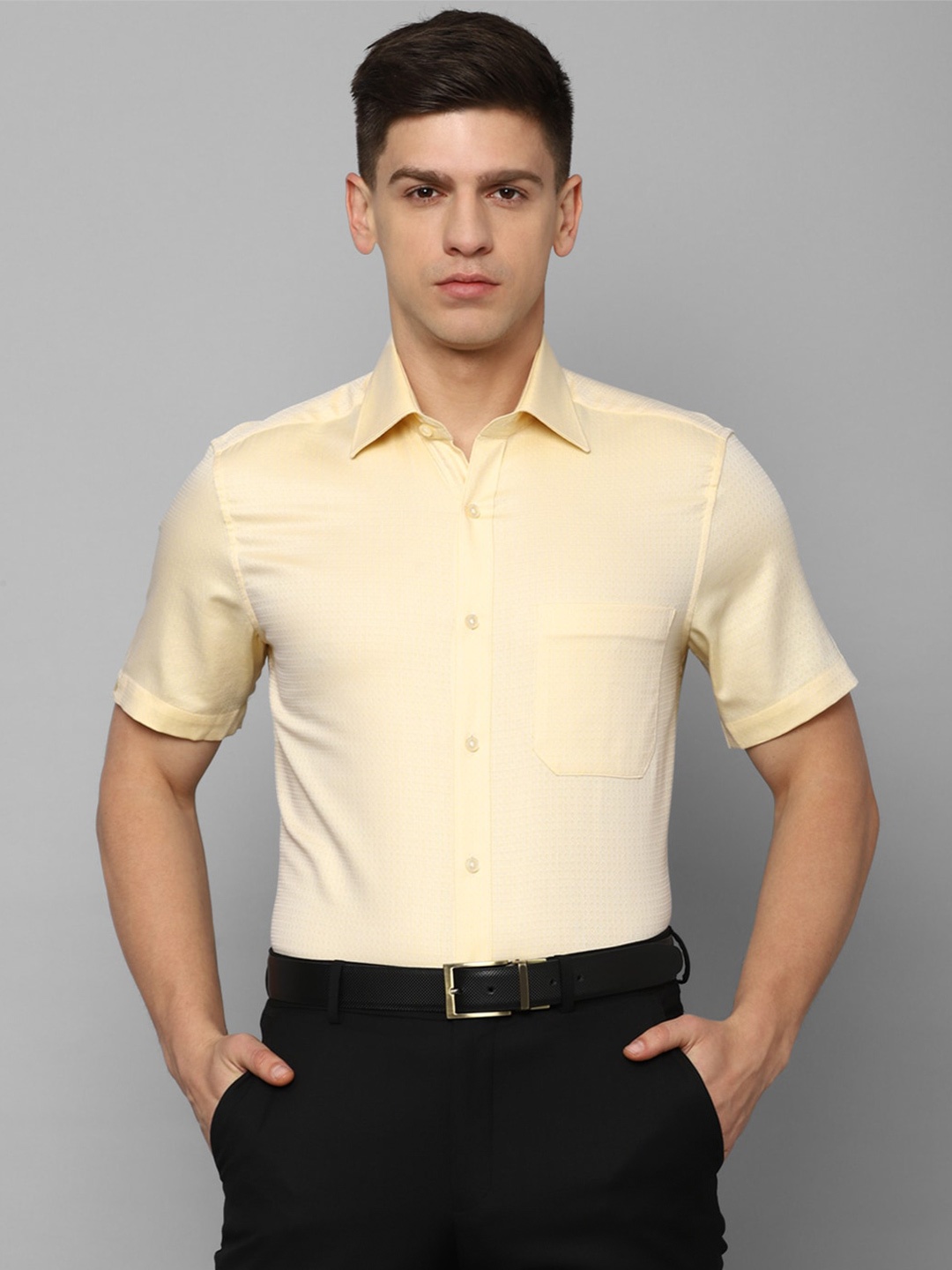 

Louis Philippe Geometric Printed Pure Cotton Formal Shirt, Yellow