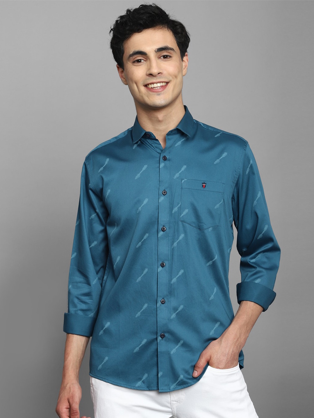 

Louis Philippe Jeans Conversational Printed Pure Cotton Casual Shirt, Blue