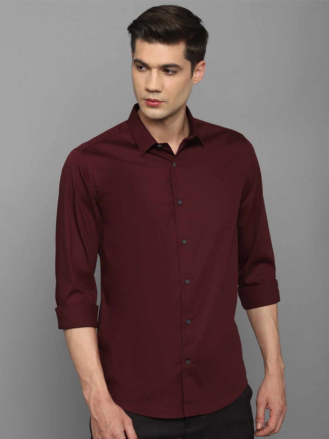 

Louis Philippe Sport Men Slim Fit Opaque Casual Shirt, Maroon